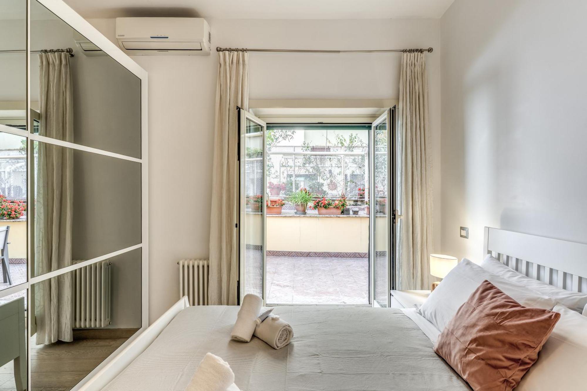 Santa Croce With Private Terrace Rome