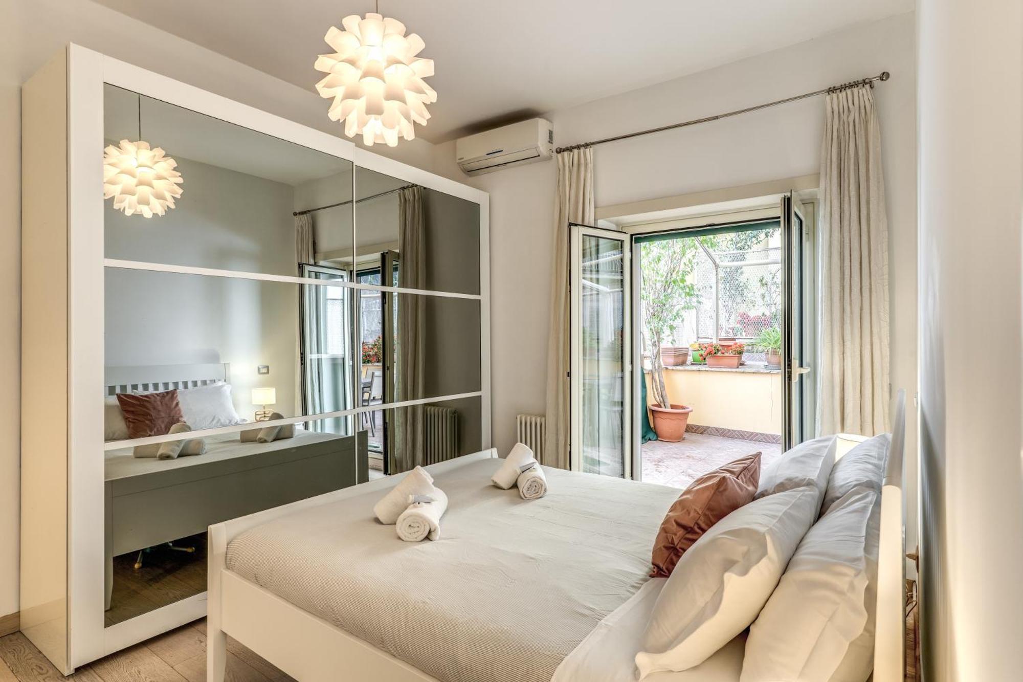 Santa Croce With Private Terrace * Rome
