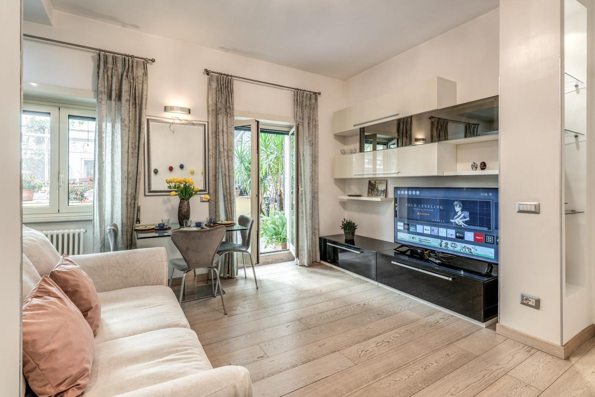 Santa Croce With Private Terrace Apartment